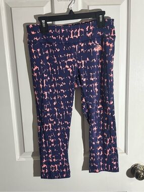 The North Face Capri Leggings Small Purple Pink Pattern Athletic Workout Pants